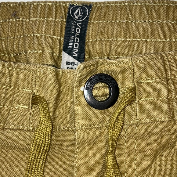 Volcom Tan cut-off Shorts - Picture 3 of 13